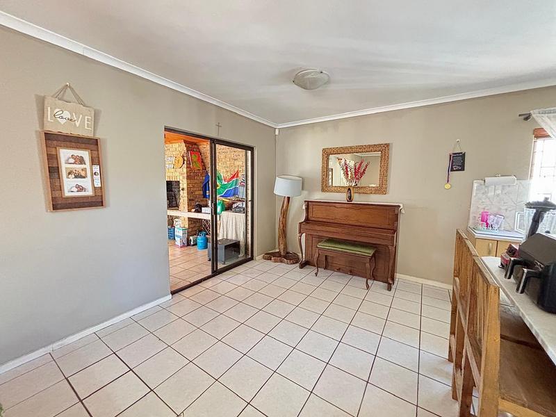 4 Bedroom Property for Sale in Richwood Western Cape